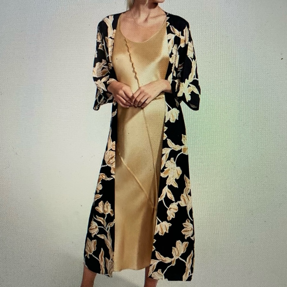 Floral Robe - Picture 3 of 3